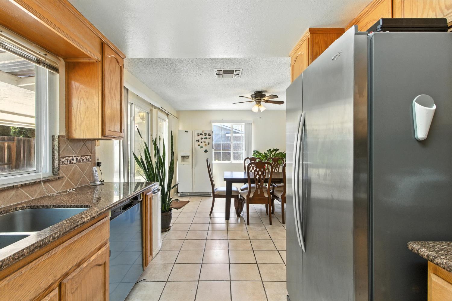 Detail Gallery Image 18 of 38 For 3347 Calico Ct, Sacramento,  CA 95826 - 4 Beds | 2/1 Baths