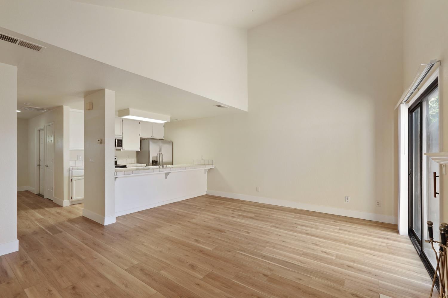Detail Gallery Image 3 of 24 For 2250 Scarborough Dr #32,  Lodi,  CA 95240 - 1 Beds | 1/1 Baths