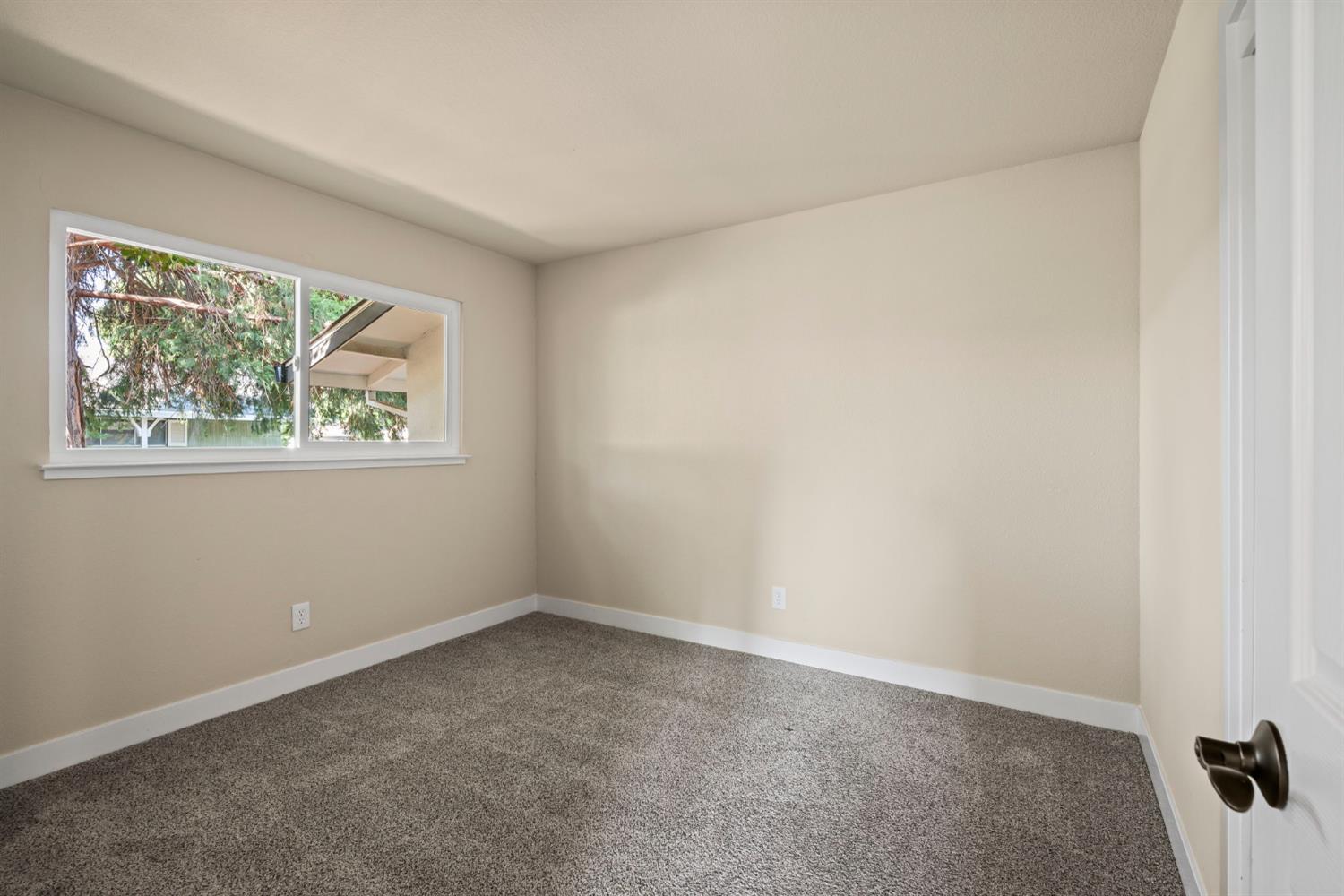 Detail Gallery Image 22 of 29 For 3429 Rosemont Dr, Sacramento,  CA 95826 - 3 Beds | 2 Baths