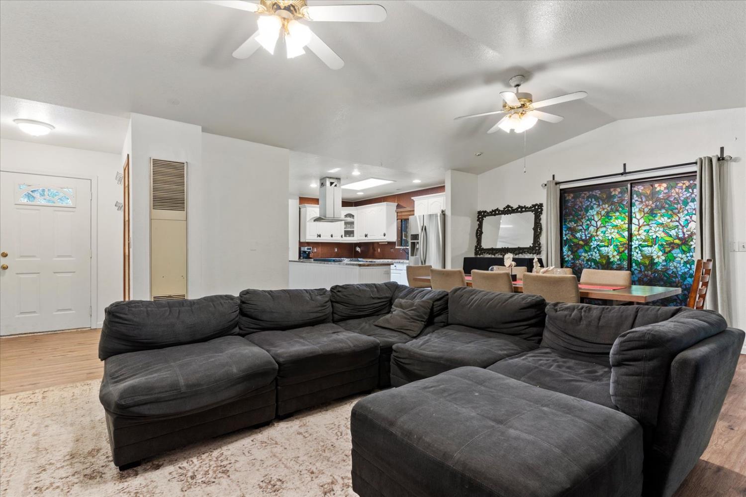Detail Gallery Image 10 of 58 For 3205 Castlewood Cir, Pollock Pines,  CA 95726 - 3 Beds | 2 Baths