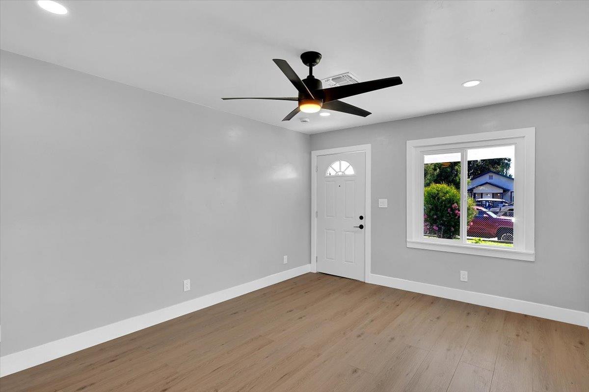 Detail Gallery Image 6 of 38 For 3605 Branch St, Sacramento,  CA 95838 - 3 Beds | 2 Baths