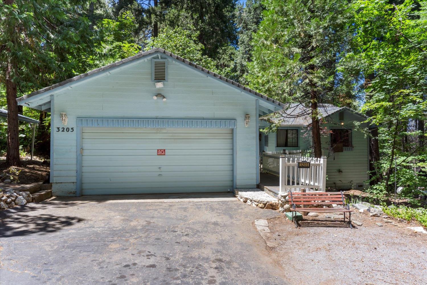 Detail Gallery Image 6 of 58 For 3205 Castlewood Cir, Pollock Pines,  CA 95726 - 3 Beds | 2 Baths