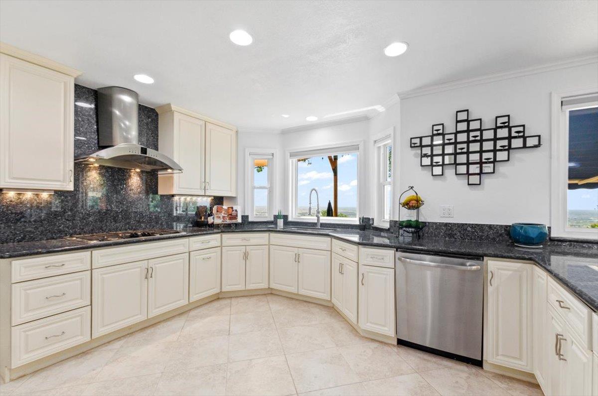 Detail Gallery Image 15 of 42 For 424 Powers Dr, El Dorado Hills,  CA 95762 - 4 Beds | 3 Baths