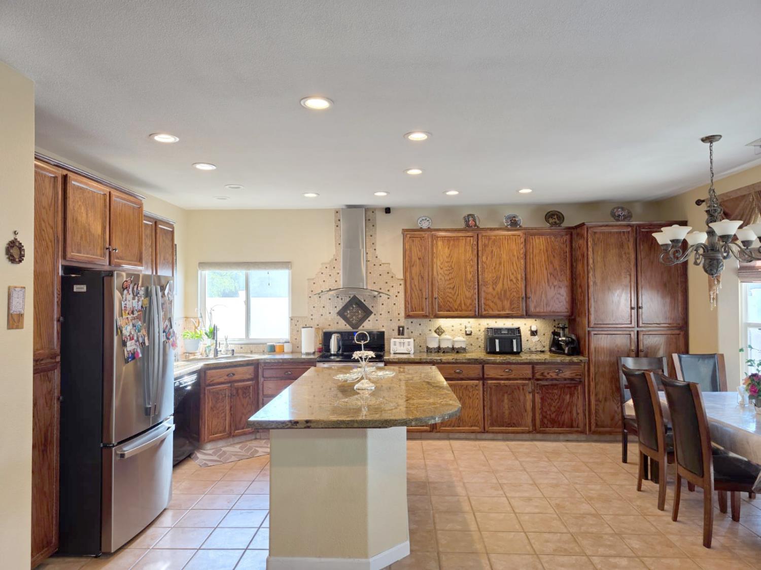 Detail Gallery Image 8 of 24 For 2693 Explorer Way, Turlock,  CA 95382 - 4 Beds | 2/1 Baths