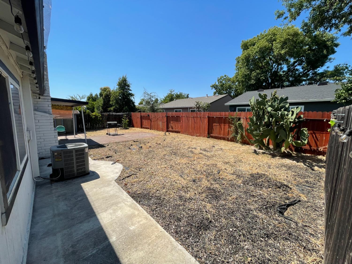 Detail Gallery Image 25 of 32 For 9185 Clendenen Way, Sacramento,  CA 95826 - 3 Beds | 2 Baths