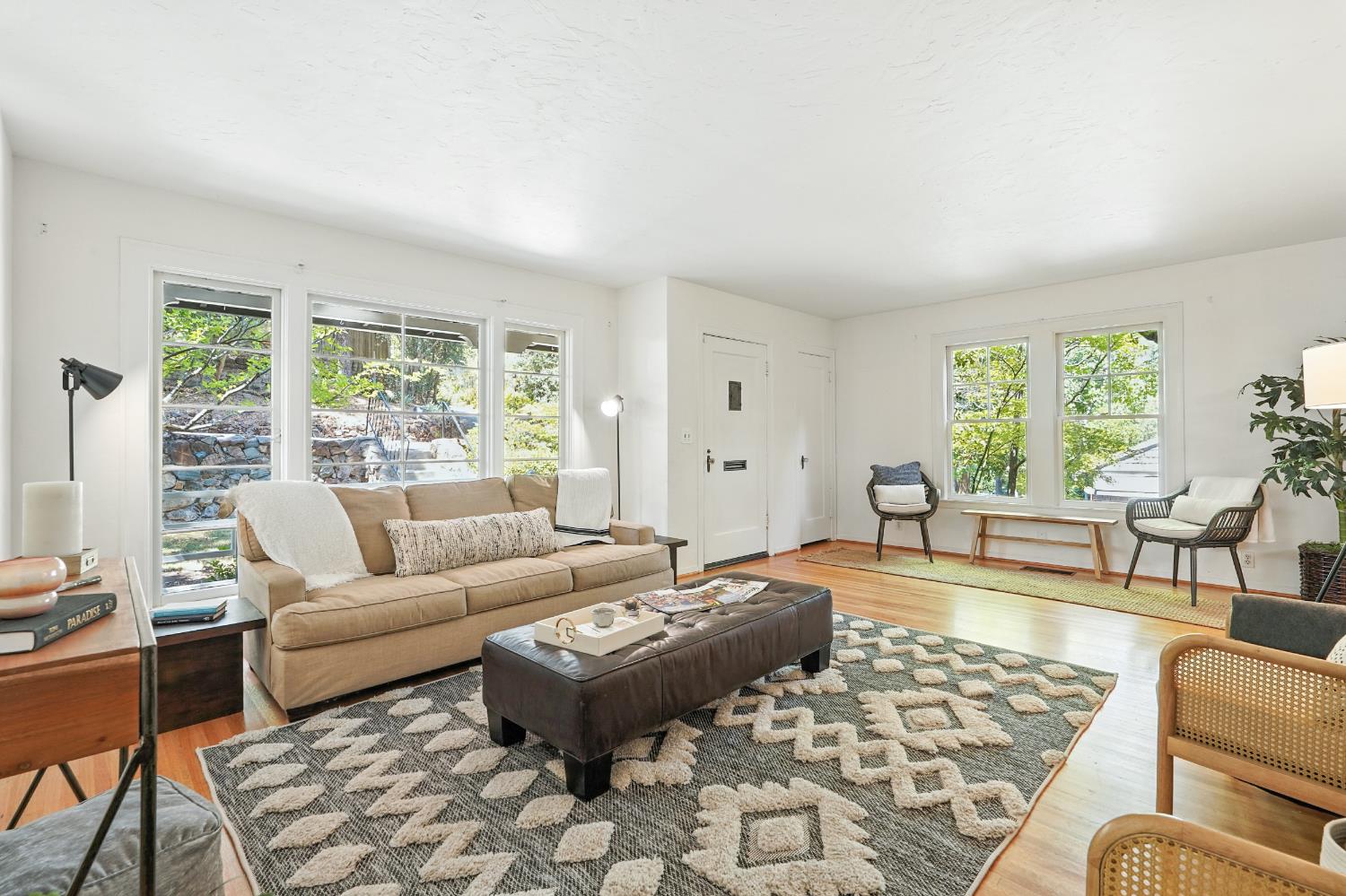 Detail Gallery Image 5 of 36 For 440 Foresthill Ave, Auburn,  CA 95603 - 3 Beds | 1 Baths