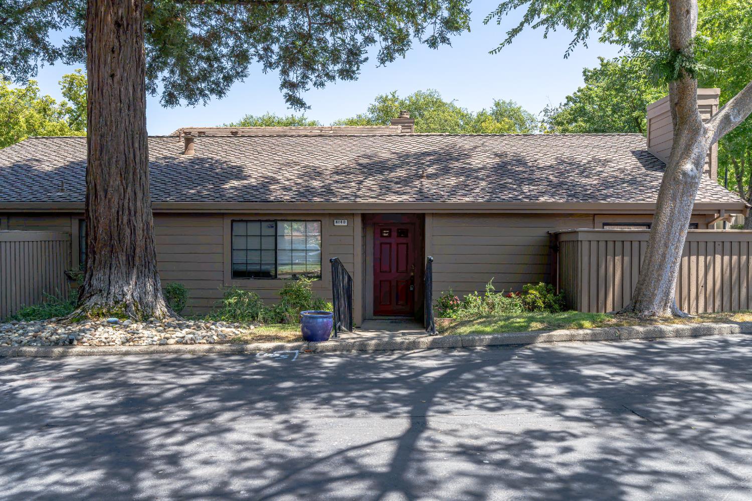 Detail Gallery Image 1 of 47 For 8140 Maderia Port Ln, Fair Oaks,  CA 95628 - 2 Beds | 2 Baths