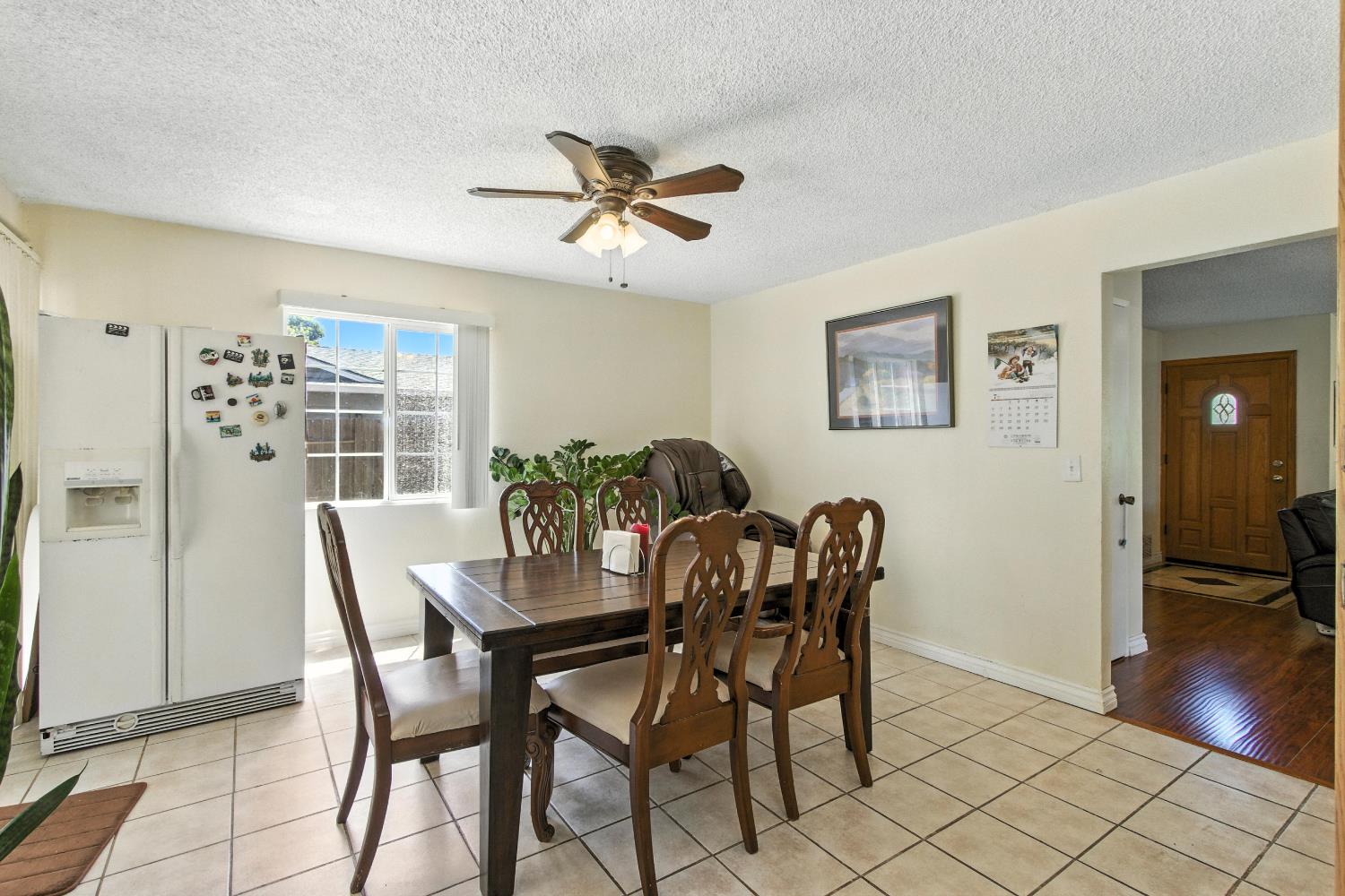 Detail Gallery Image 14 of 38 For 3347 Calico Ct, Sacramento,  CA 95826 - 4 Beds | 2/1 Baths