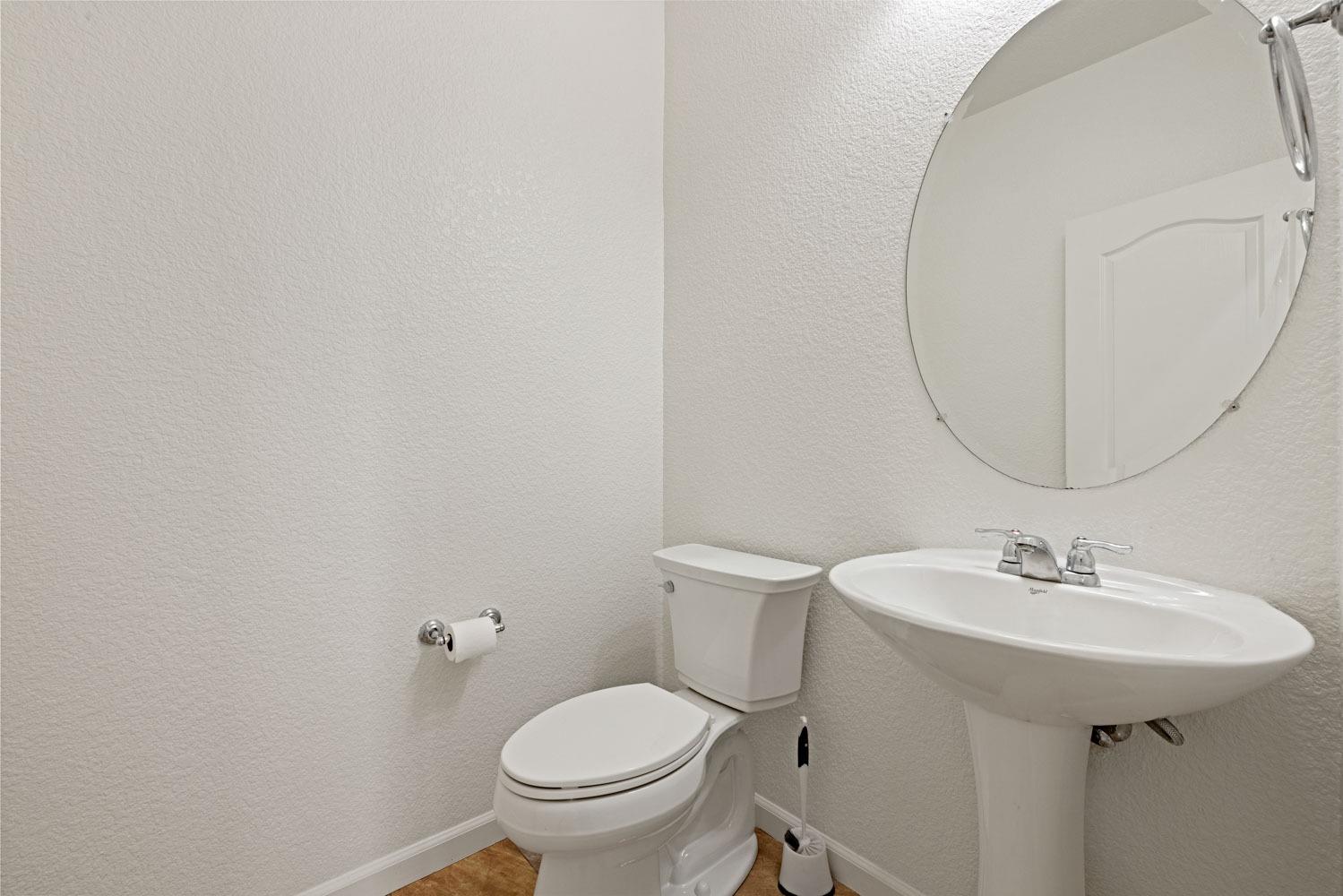 Detail Gallery Image 24 of 51 For 2905 Amir Pl, Modesto,  CA 95355 - 5 Beds | 2/1 Baths
