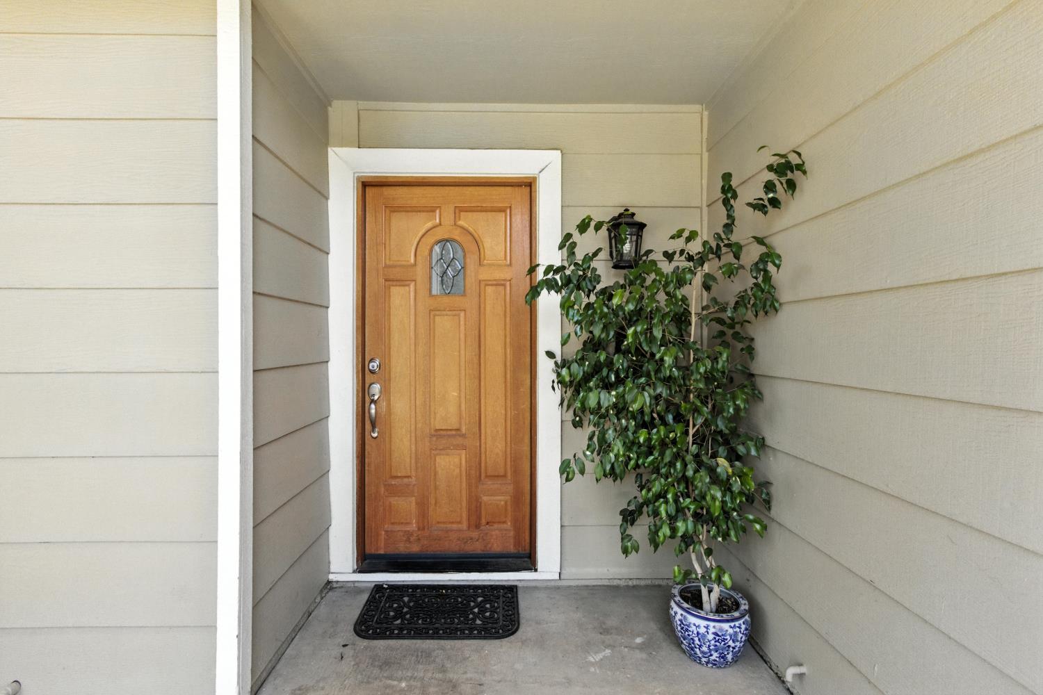 Detail Gallery Image 3 of 38 For 3347 Calico Ct, Sacramento,  CA 95826 - 4 Beds | 2/1 Baths