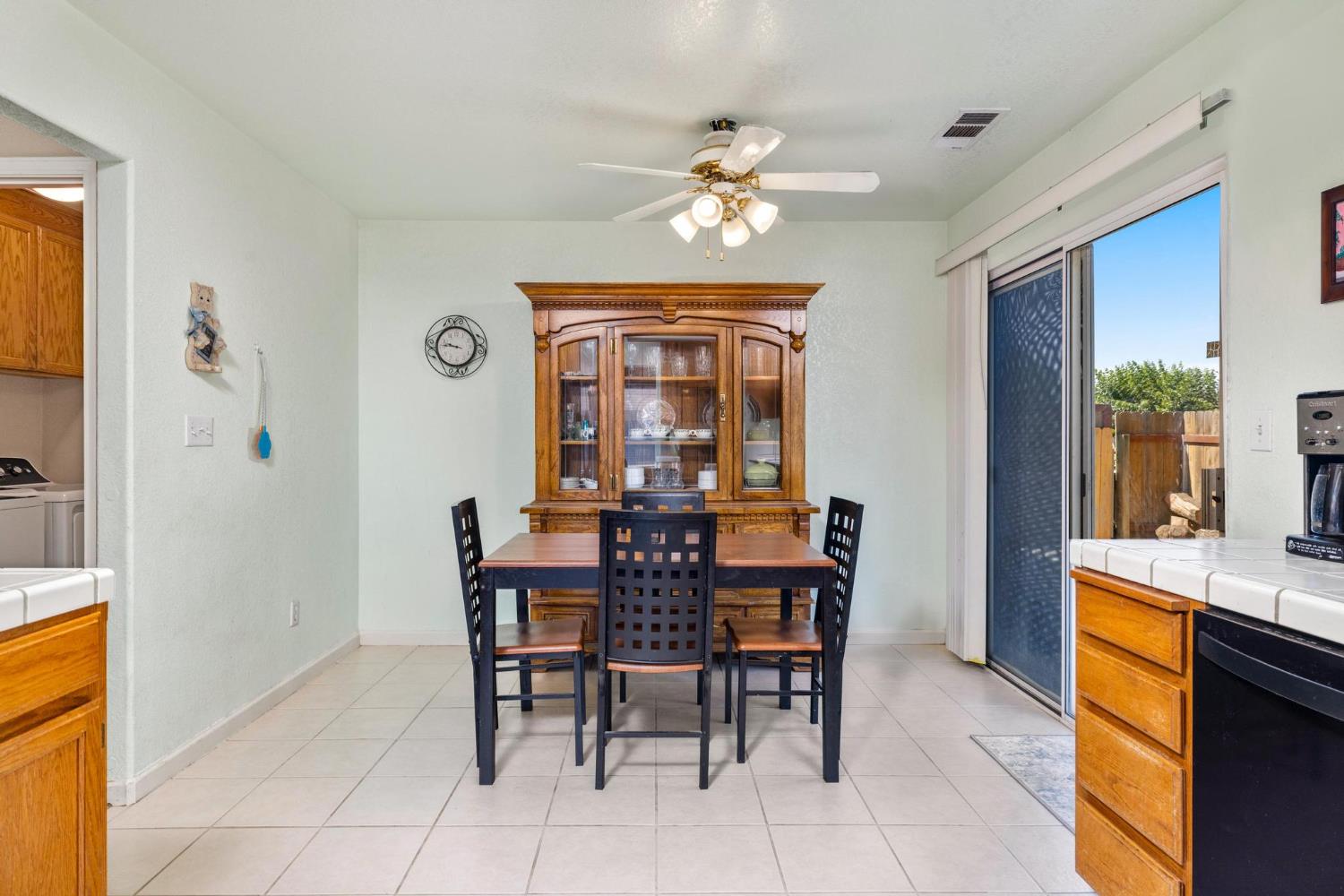 Detail Gallery Image 15 of 34 For 1637 Fantasy Ct, Modesto,  CA 95351 - 3 Beds | 2 Baths
