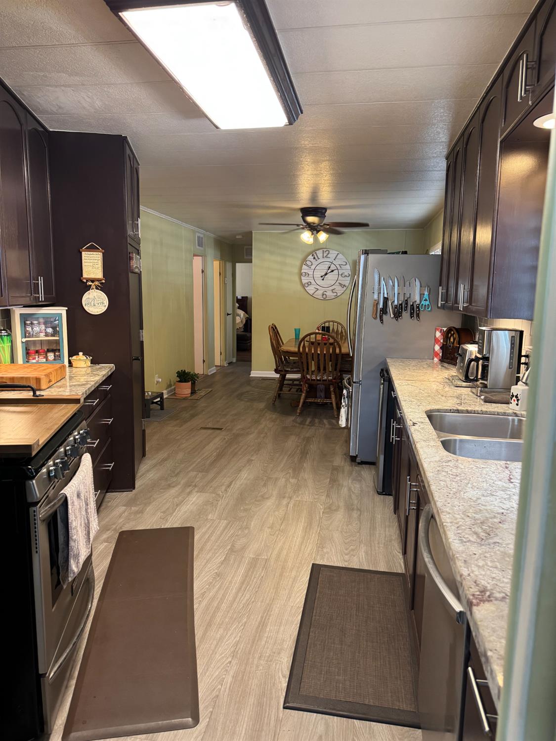 Detail Gallery Image 14 of 35 For 250 E Las Palmas Ave #8,  Patterson,  CA 95363 - 2 Beds | 2 Baths