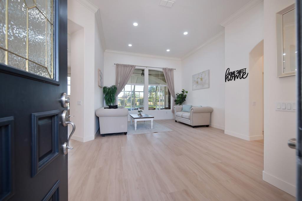 Detail Gallery Image 7 of 62 For 7576 Whistlestop Way, Roseville,  CA 95747 - 3 Beds | 2/1 Baths