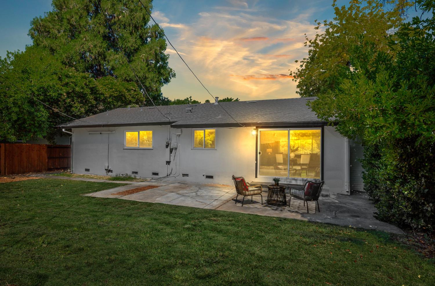 Detail Gallery Image 2 of 29 For 3429 Rosemont Dr, Sacramento,  CA 95826 - 3 Beds | 2 Baths