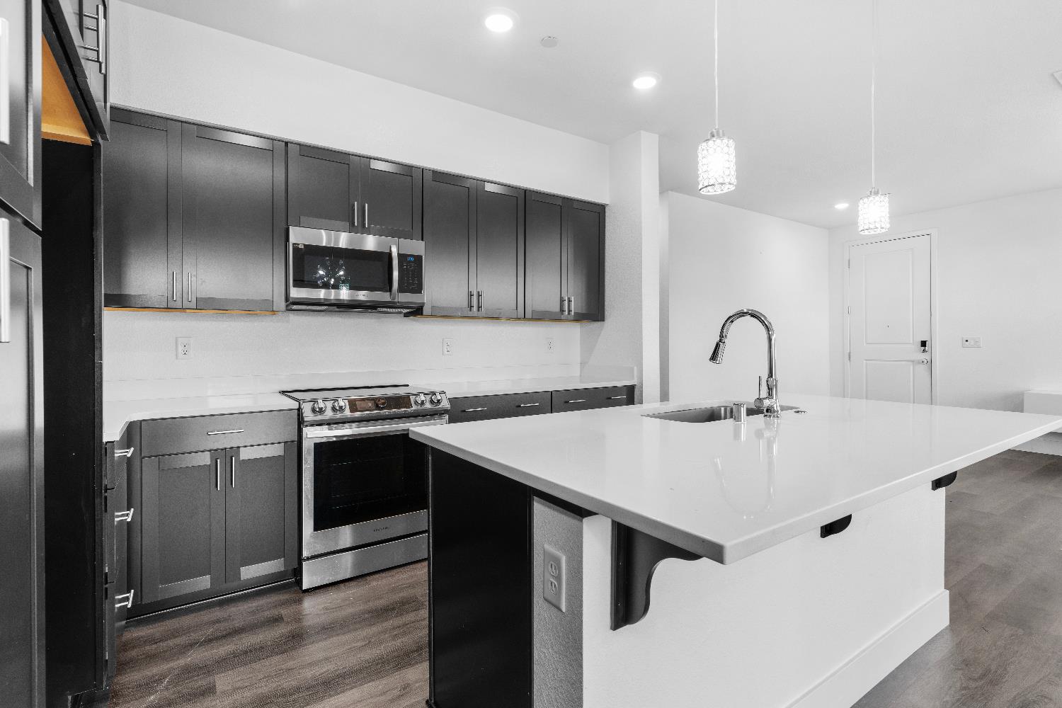 Detail Gallery Image 10 of 48 For 5301 E Commerce Way #23103,  Sacramento,  CA 95835 - 3 Beds | 3 Baths
