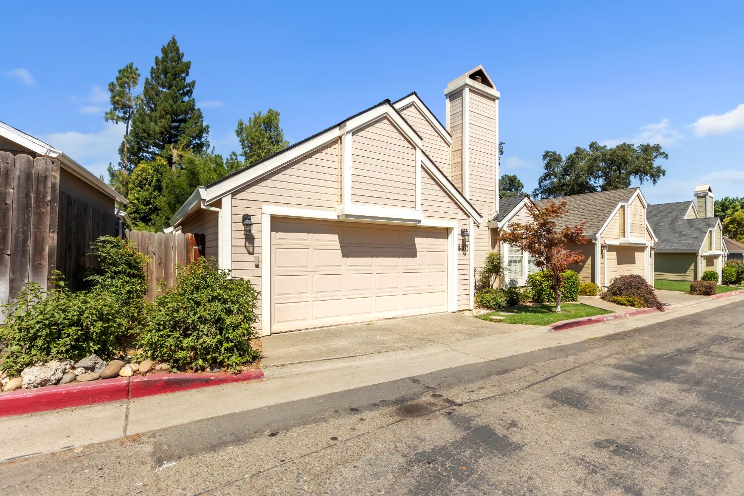 Detail Gallery Image 2 of 53 For 4407 Andrew Alan Ln, Fair Oaks,  CA 95628 - 3 Beds | 2 Baths