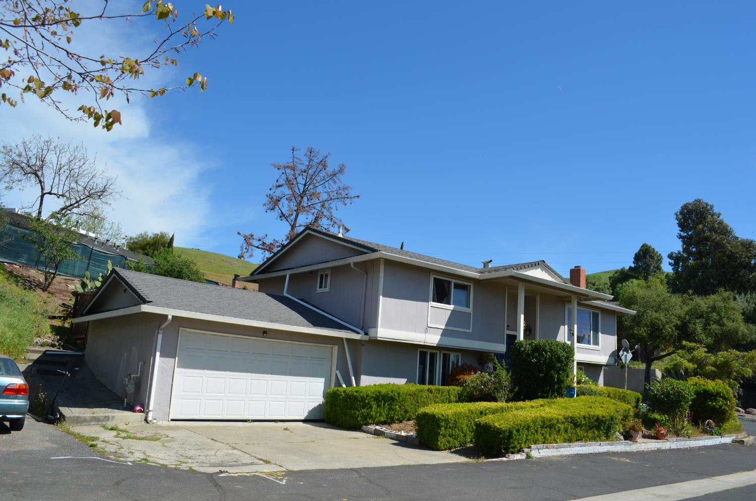 4BR/2BA 1900sqft — 208 Appian Way, UNION CITY