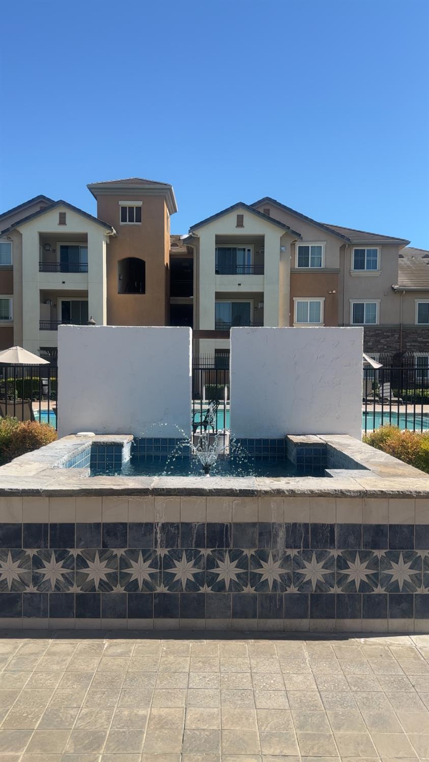 1360 Shady Lane 111
