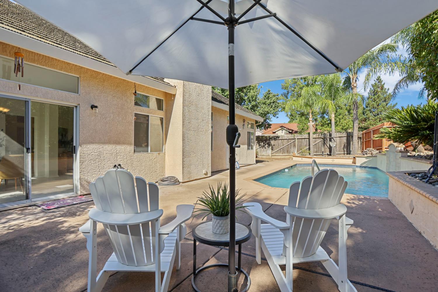 9459 Lockeridge