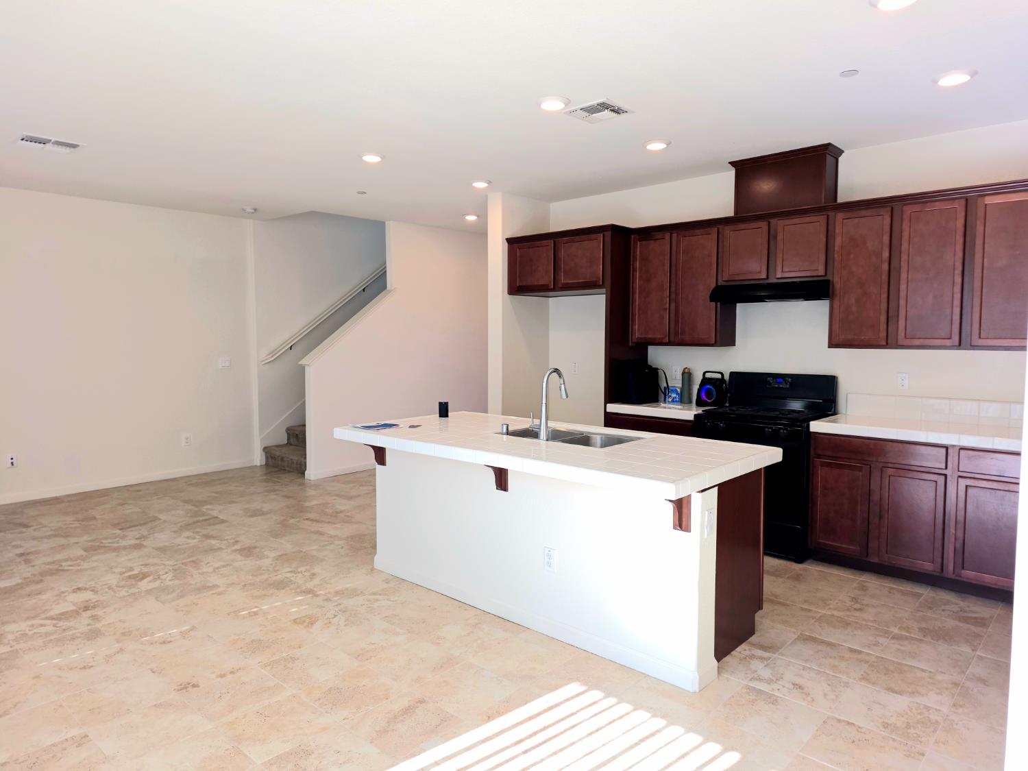 561195419_c0cfe54f-a060-44af-bec3-50b2d8b58908.jpg