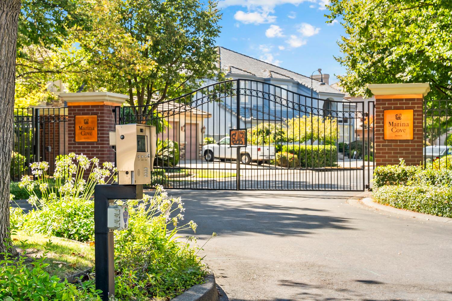 11 Lake Harbor Court