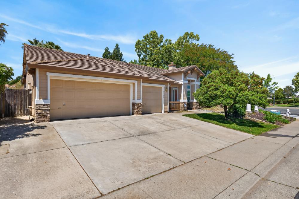8406 Alameda Park Drive
