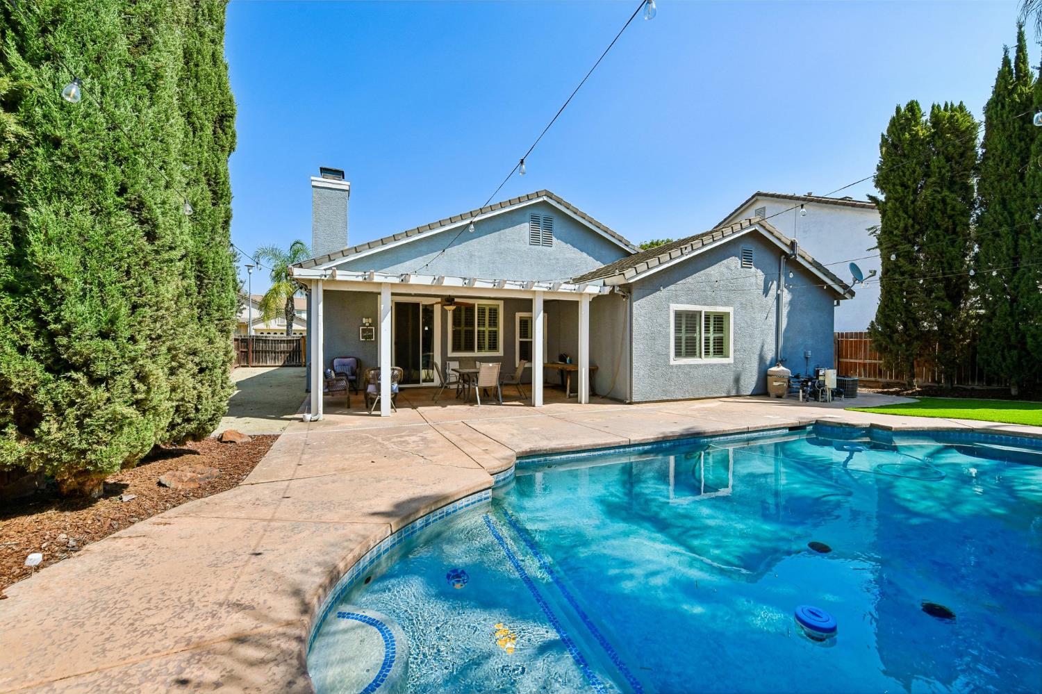 9656 Holly Glen Way