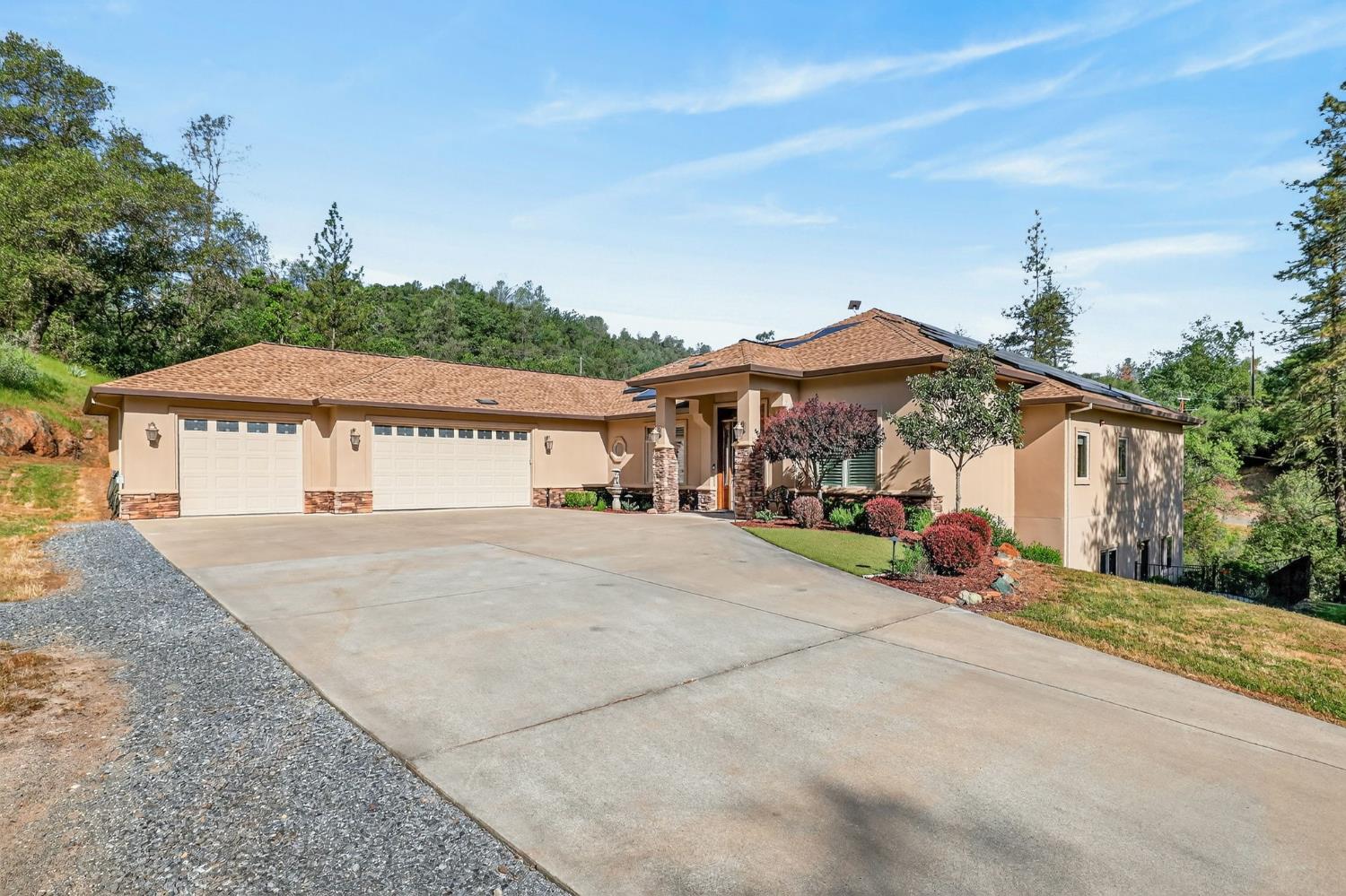 4554 Cross Creek Road