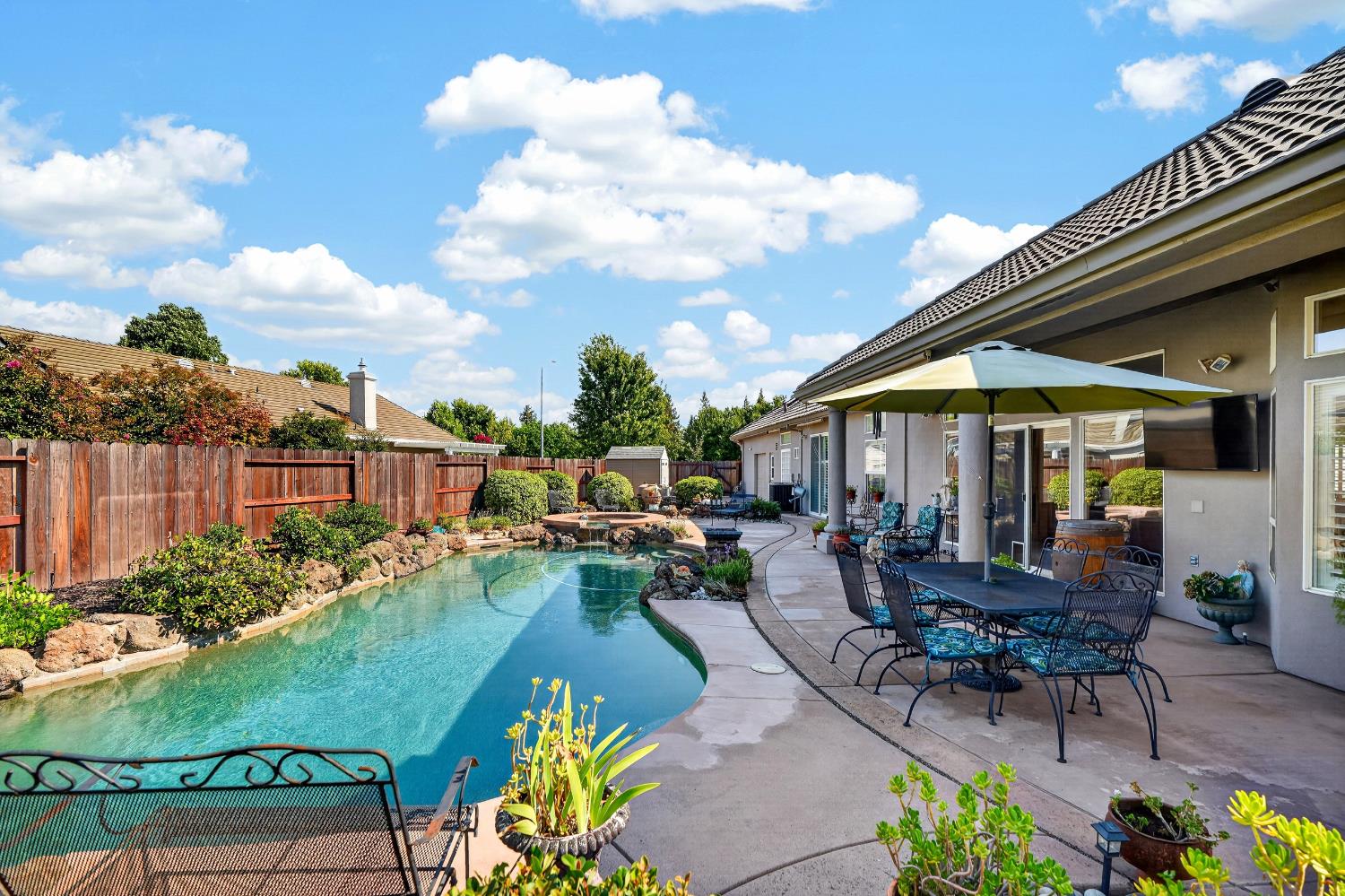 1116 Bridgetowne Drive