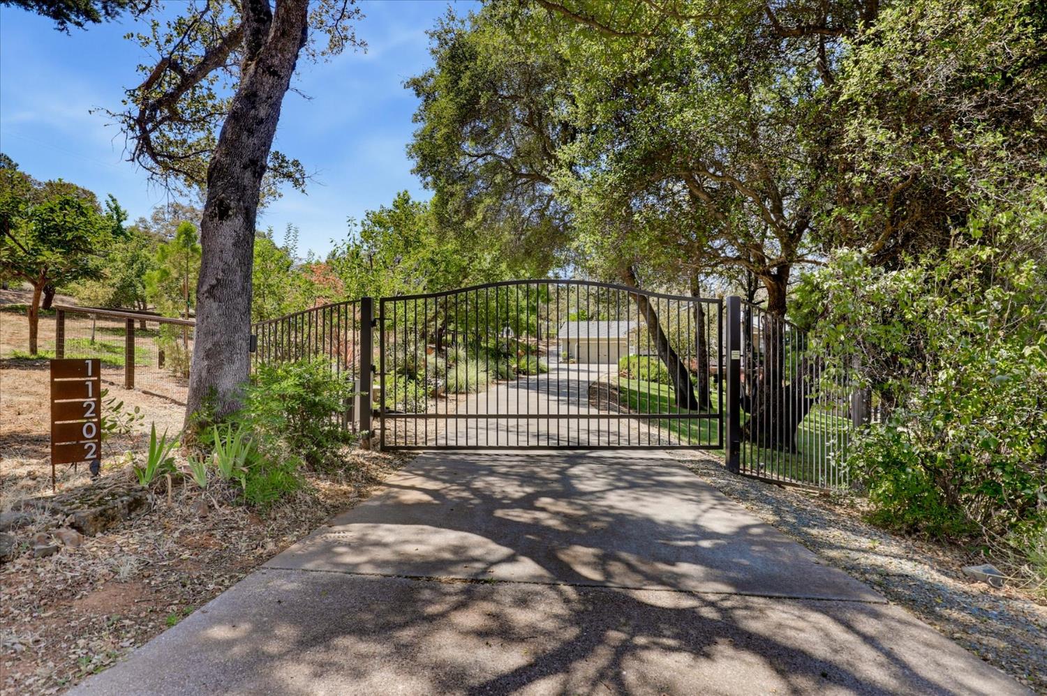 11202 Oak Canyon Dr.