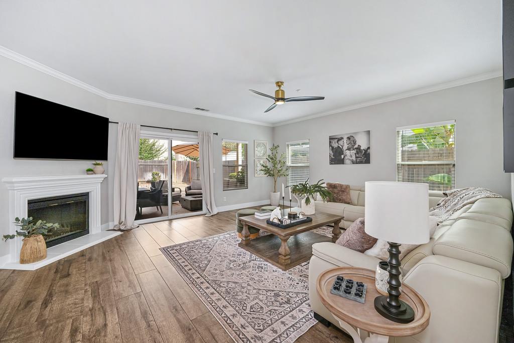 789 Laugenour Drive