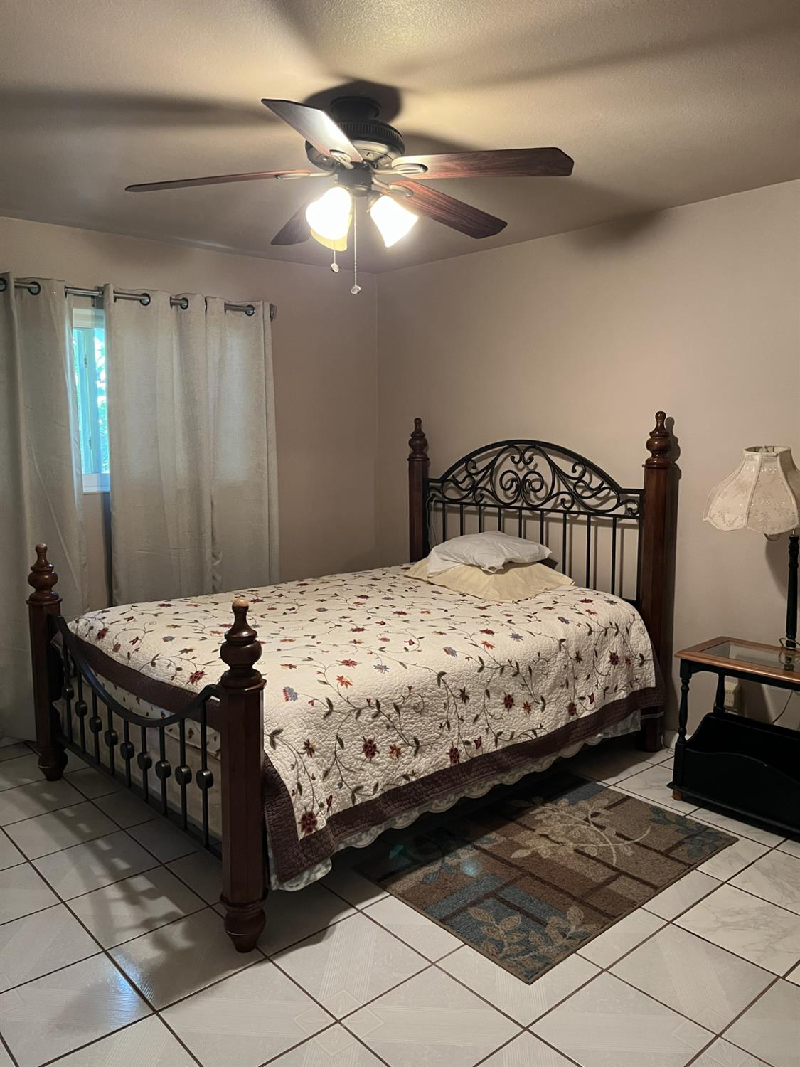 2238 Leslie Court