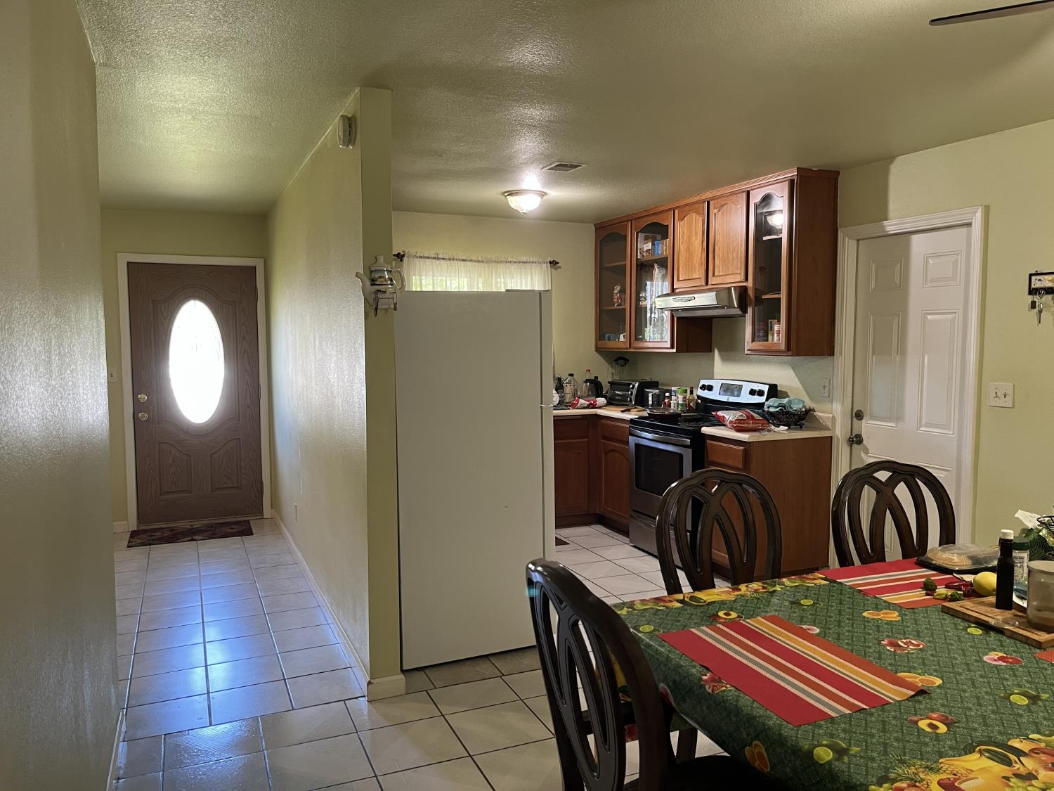 2238 Leslie Court