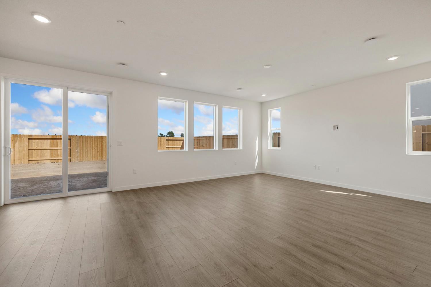 561208576_5333903f-774c-4c73-a697-a5a9e68e7421.jpg