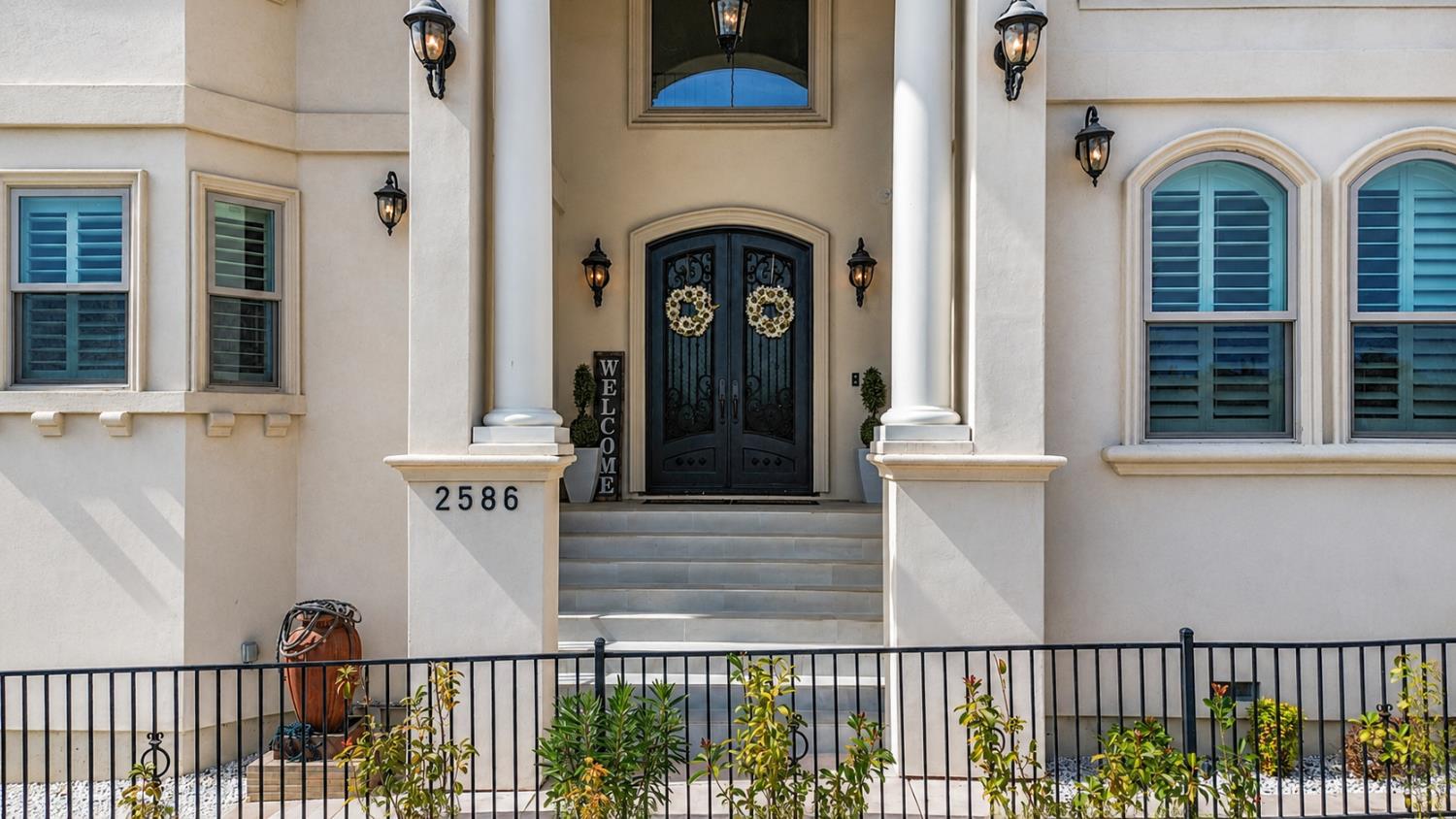 2586 Clubhouse Drive