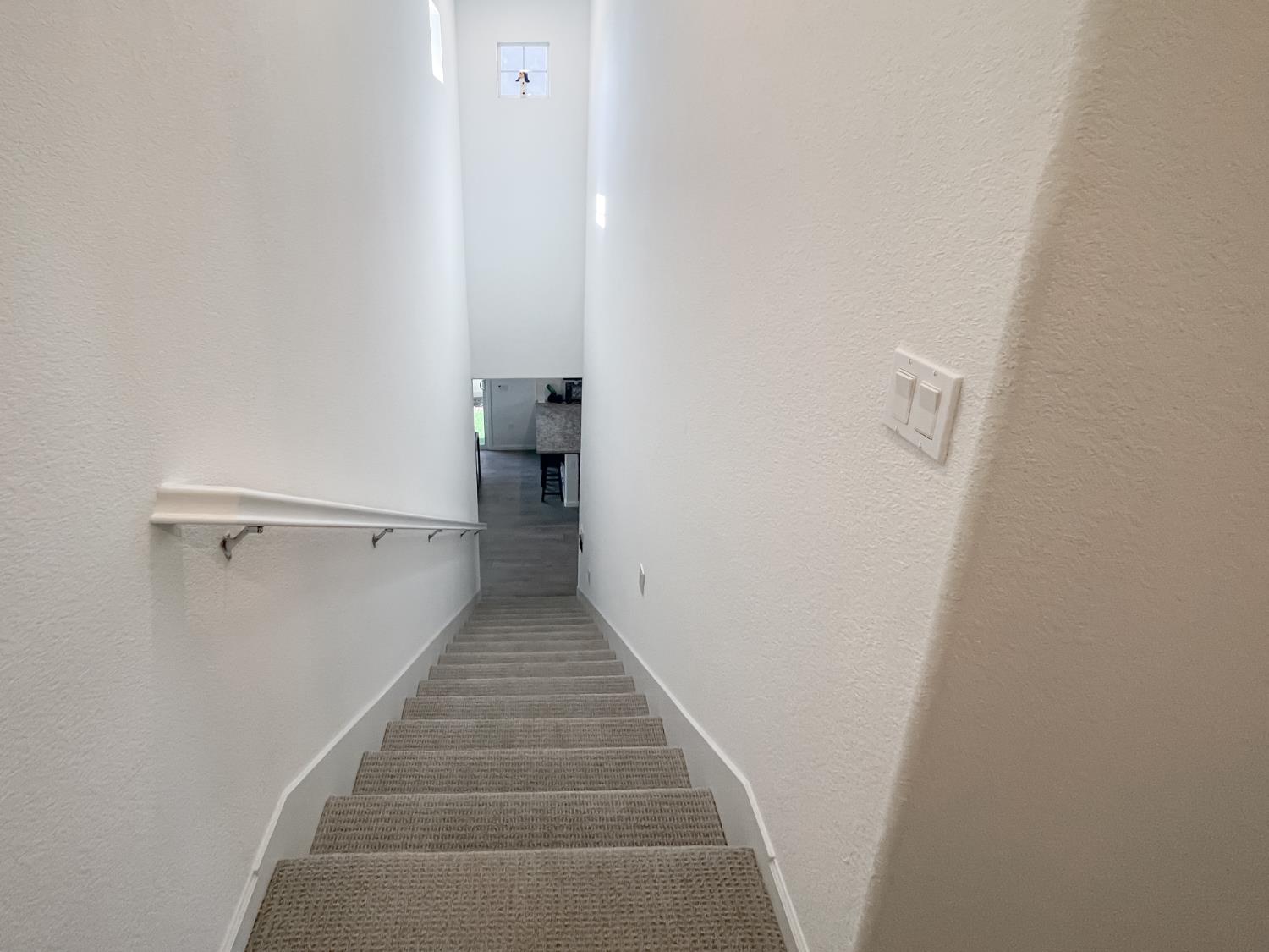 1383 Hadley Drive