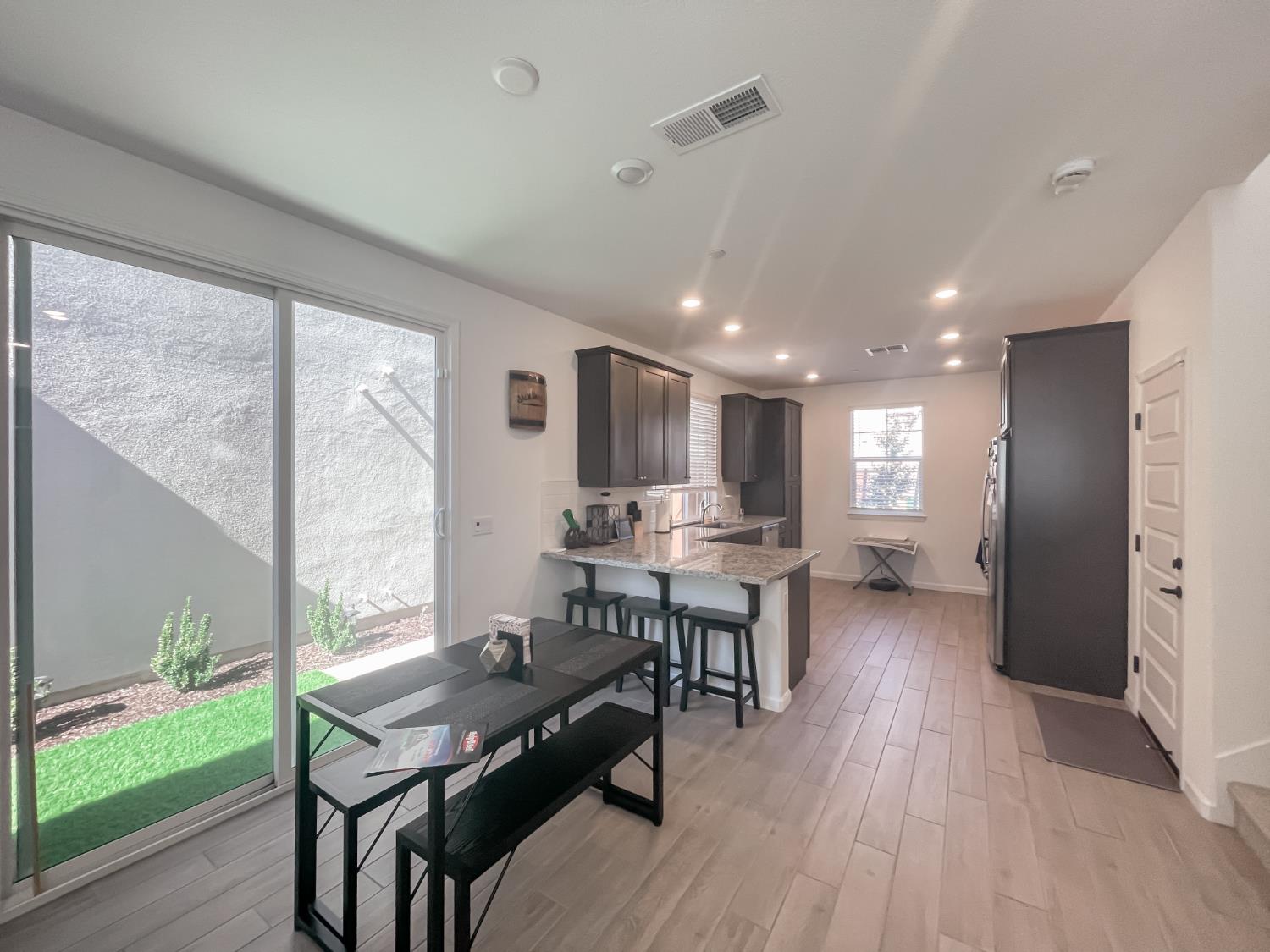 1383 Hadley Drive