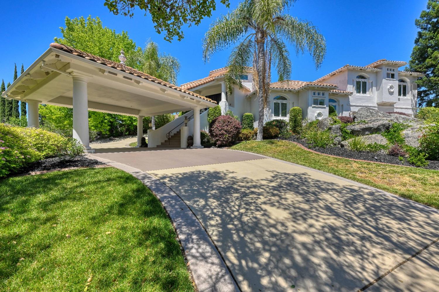 5604 Calle Paloma Court