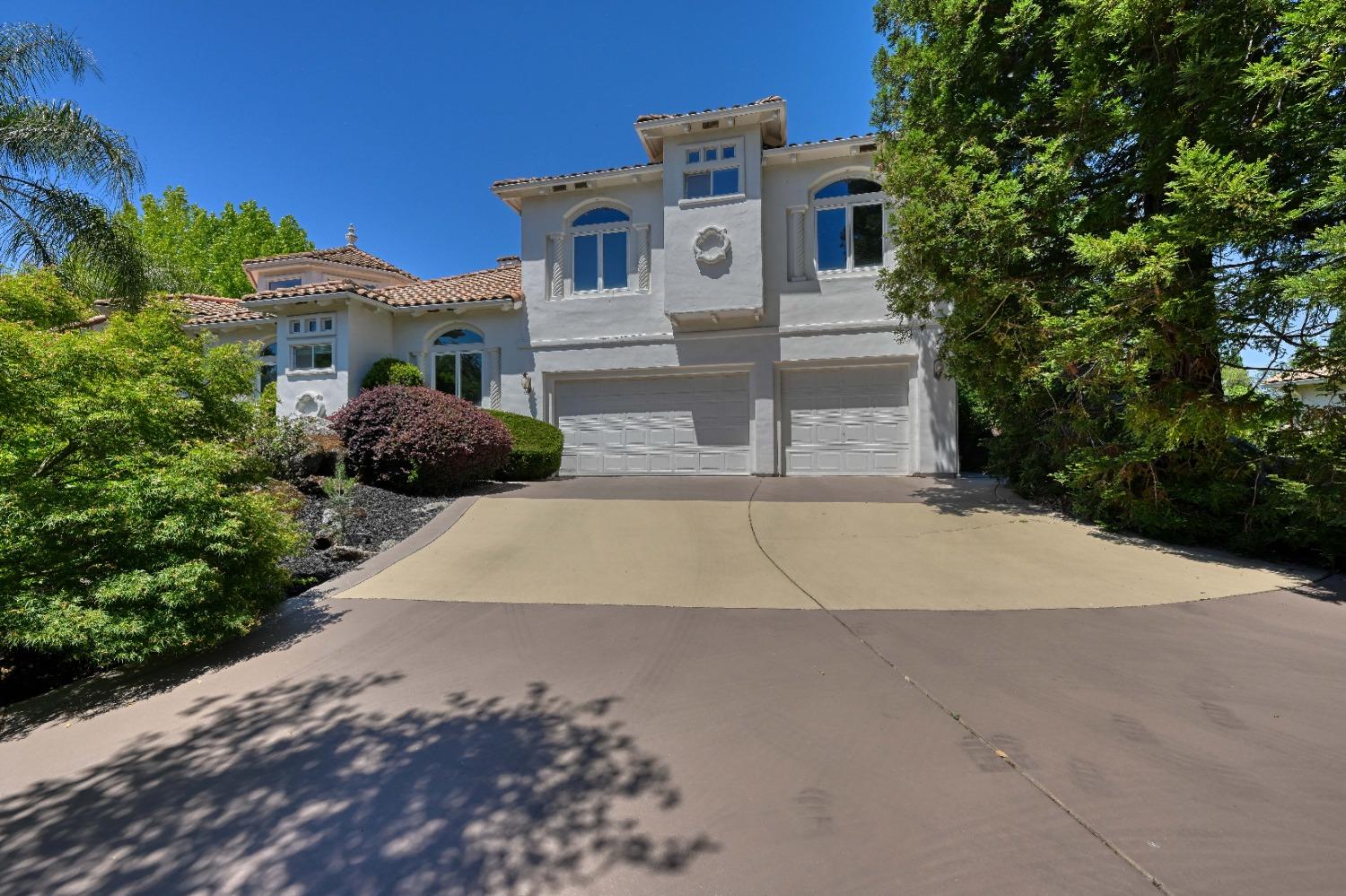 5604 Calle Paloma Court