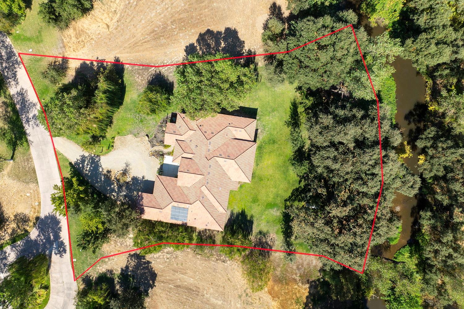 1316 Trails Way