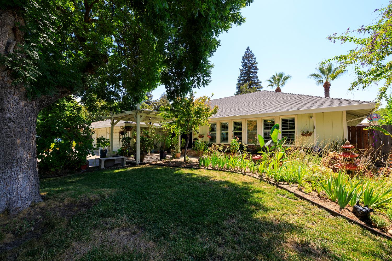 404 W Rumble Road
