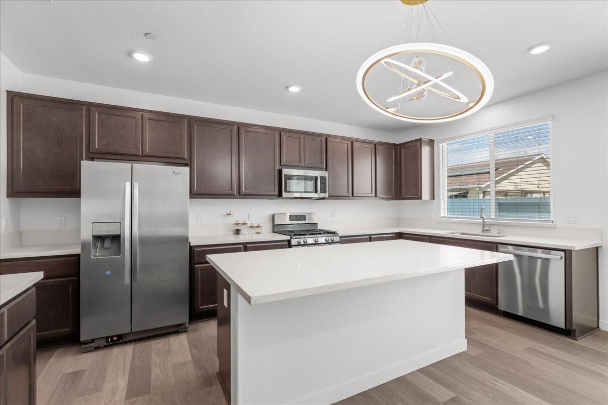 561219873_615b9233-a0f5-47cd-bd54-3b7170de4937.jpg