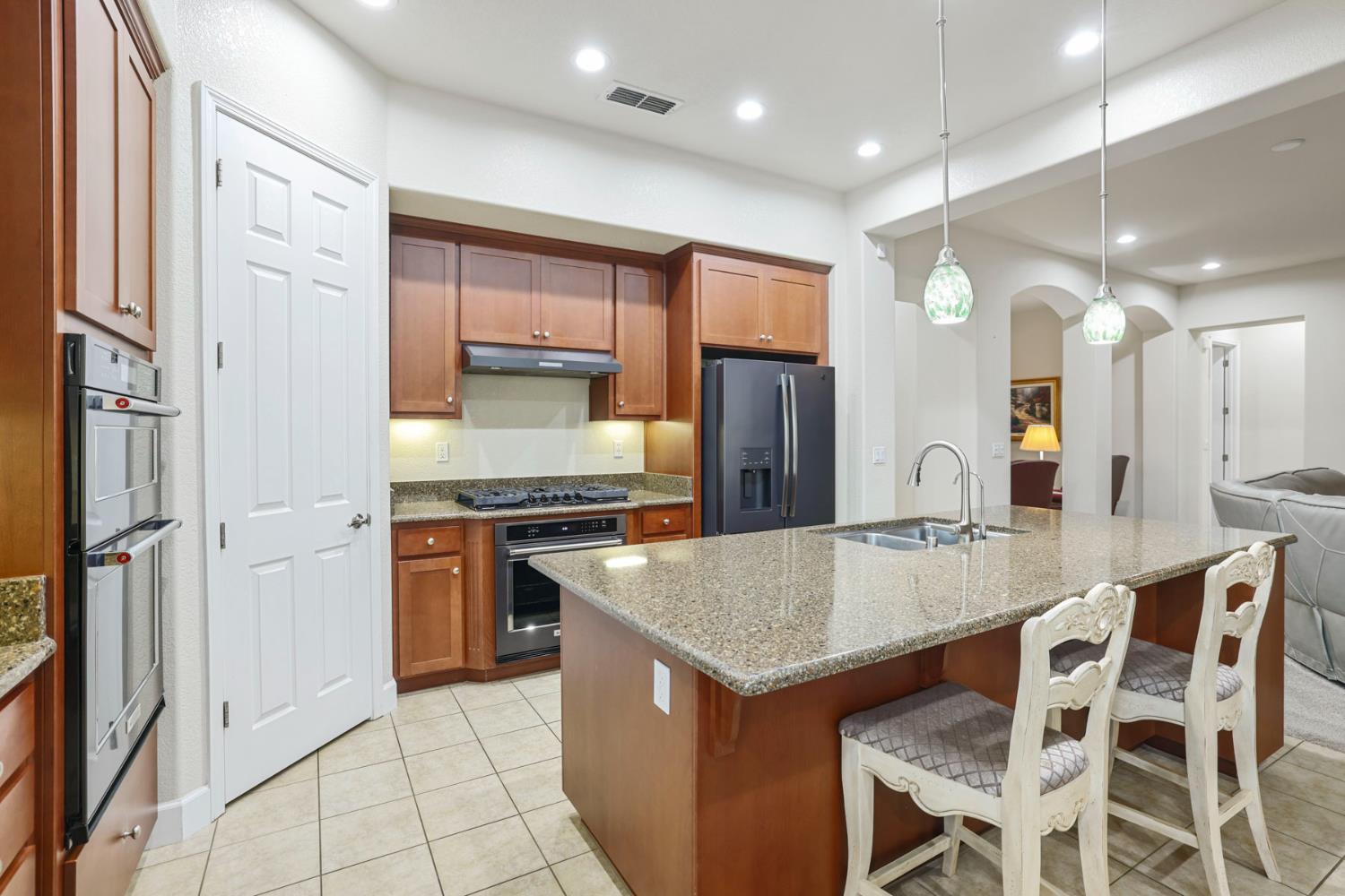 561225383_81804604-c307-4034-a1c8-b7c53f37c55a.jpg