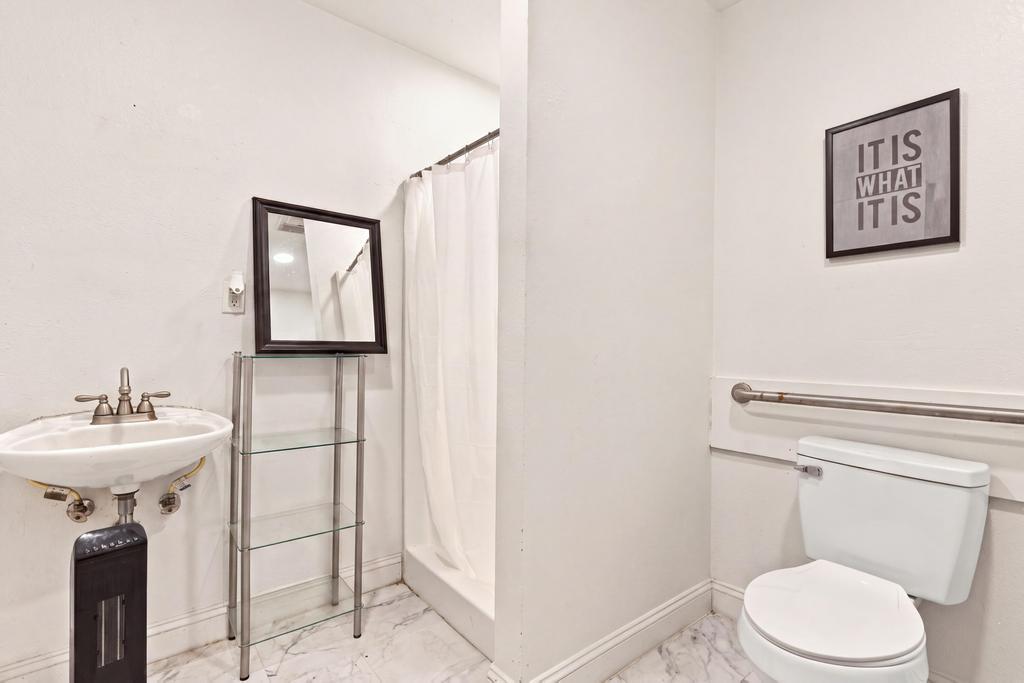561224746_a0db5611-9fff-4fce-94bd-3d94c7f2e9d6.jpg