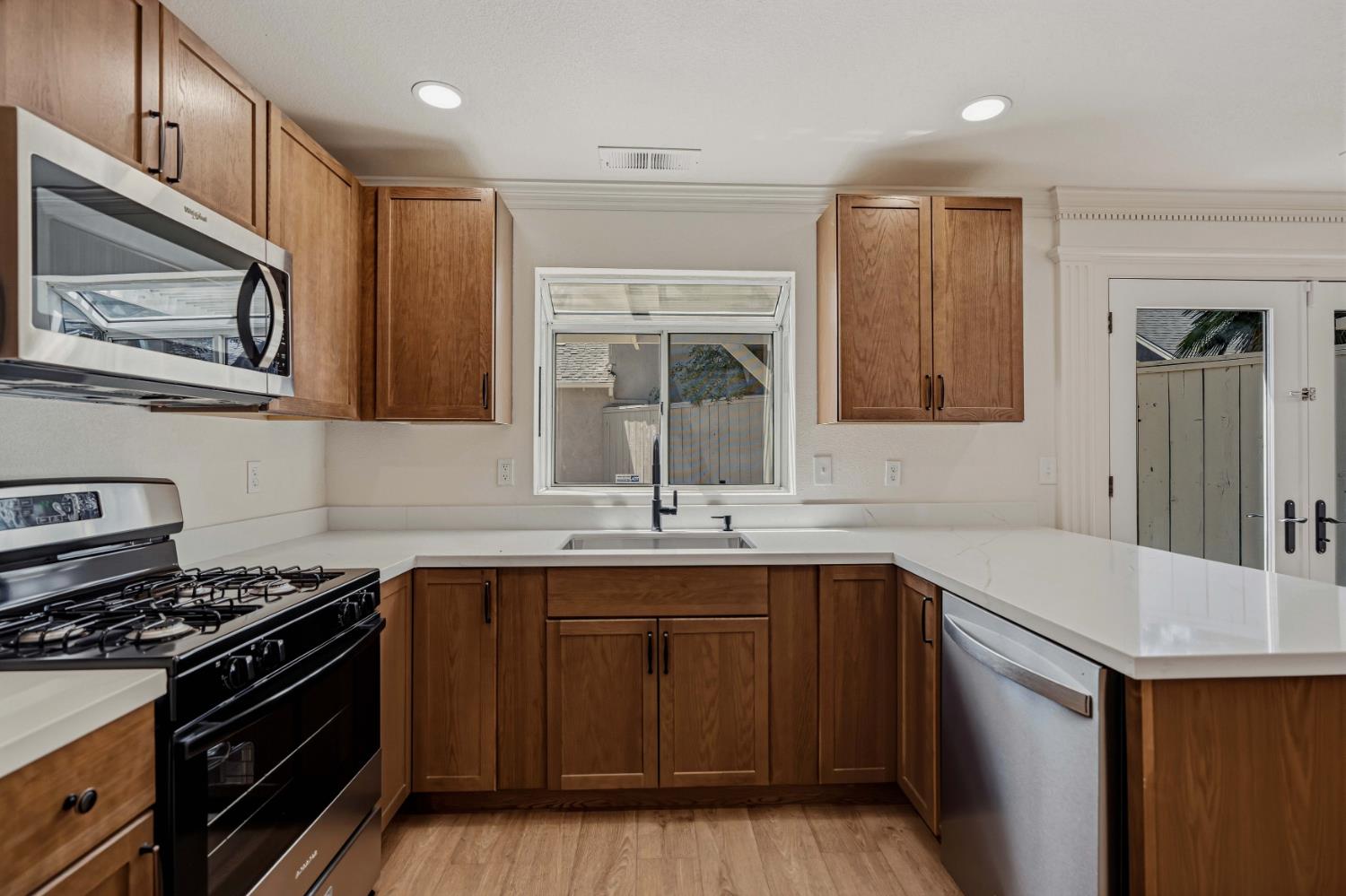 2025 Hearthstone Lane