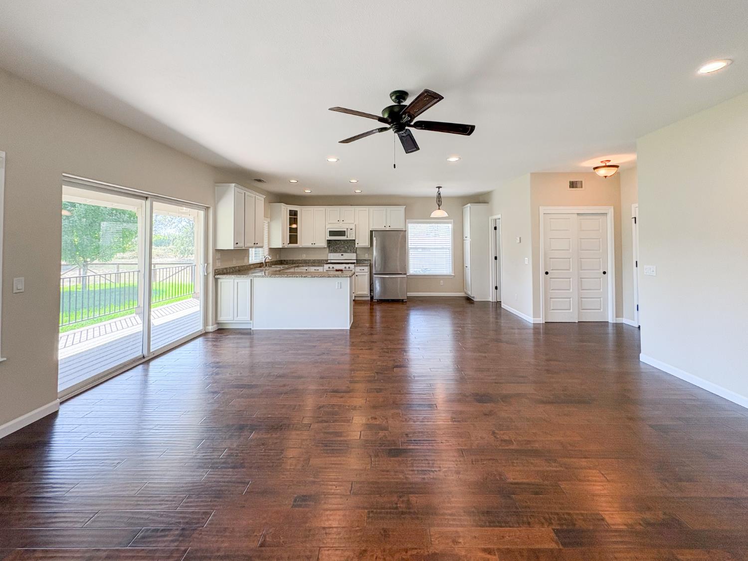 561226231_1e91d40a-cd92-4227-ab54-5bd7ed4ba441.jpg