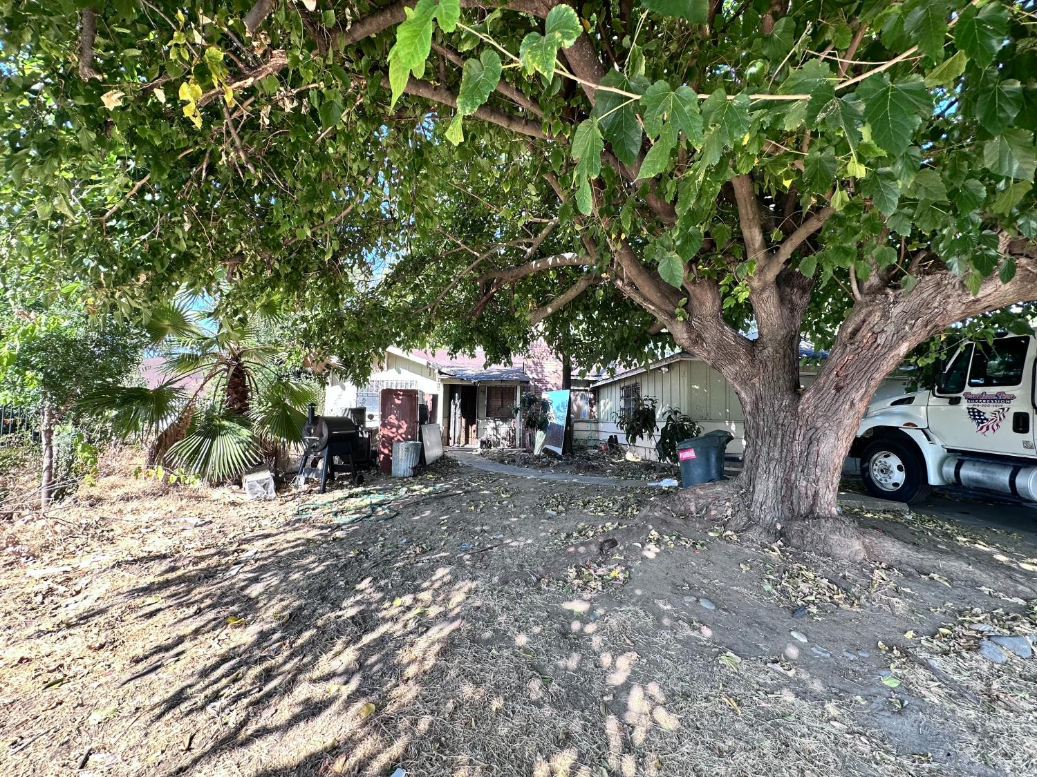 5733 La Field Drive