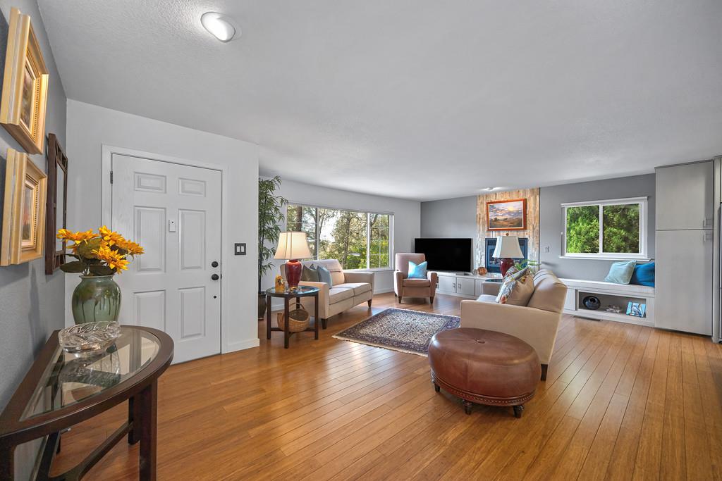561225675_b1c4a69b-6e65-4826-84e0-5d26197d9e72.jpg