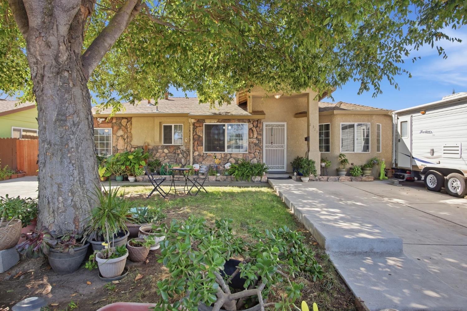 2320 Encina Avenue