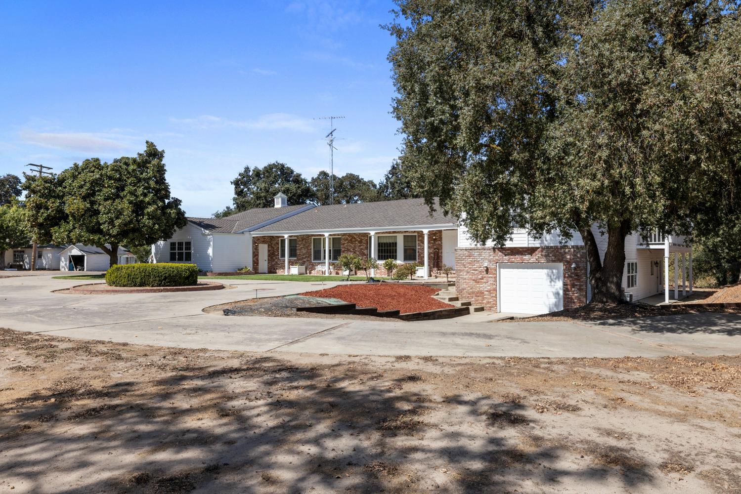 1252 Root Road